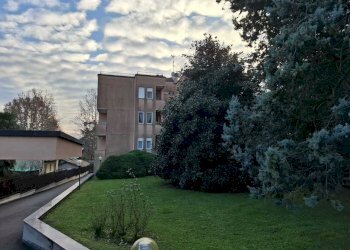 e9e078f0-12fe-4fe0-a072-c31b808d2641.jpg - Trilocale Via Vincenzo Monti 26, Lesmo - foto 1