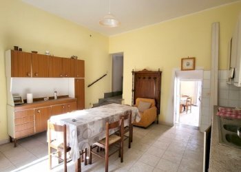 Casa indipendente Mondragone - foto 1