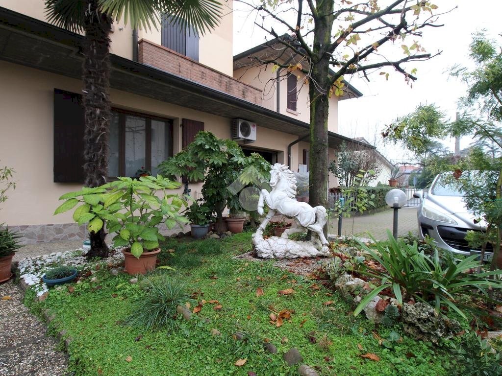 Villa a Schiera Via Canale, Casalgrande - foto 2