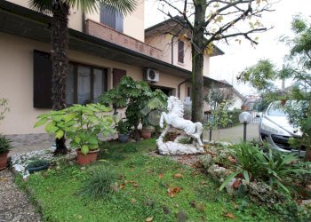 Villa a Schiera Via Canale, Casalgrande - foto 2