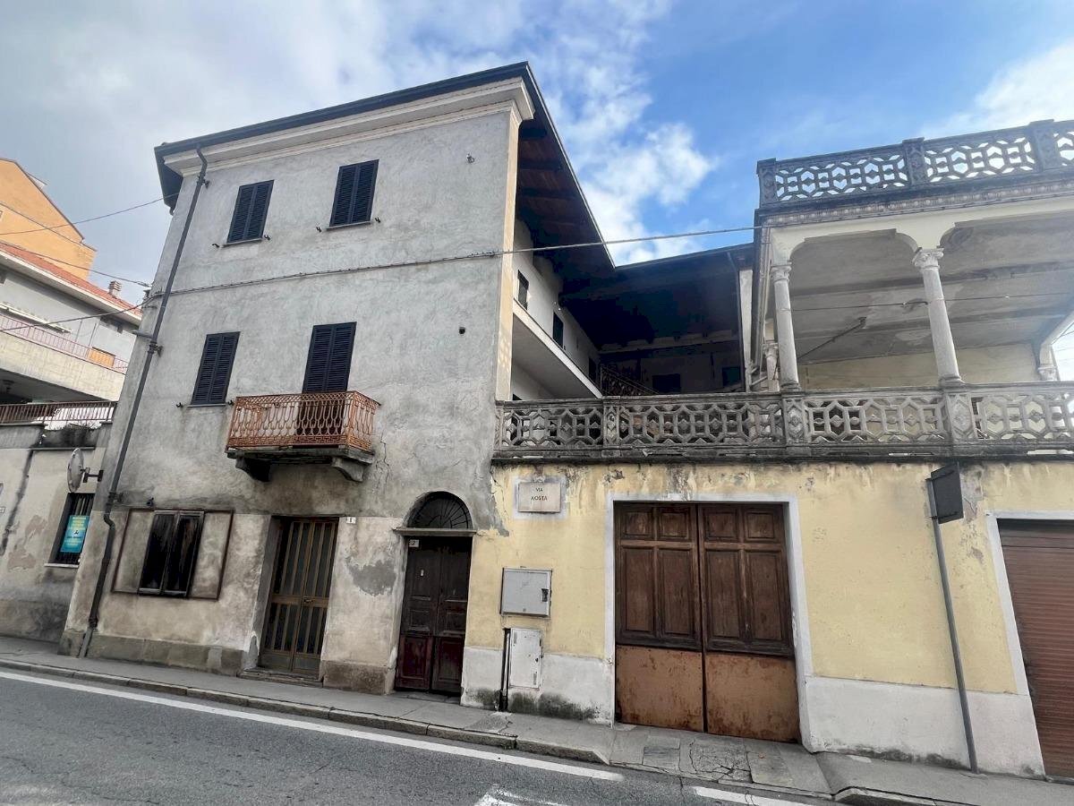 Semi-detached house Borgofranco d'Ivrea - photo 2