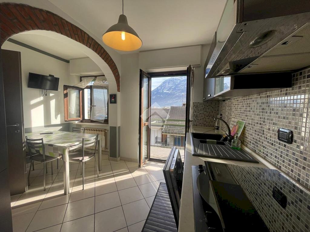 Three-room apartment Via gilles de chevreres, Aosta - photo 3