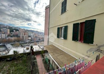 Trilocale Via Giovanni Revello, Genova (zona Staglieno) - foto 1