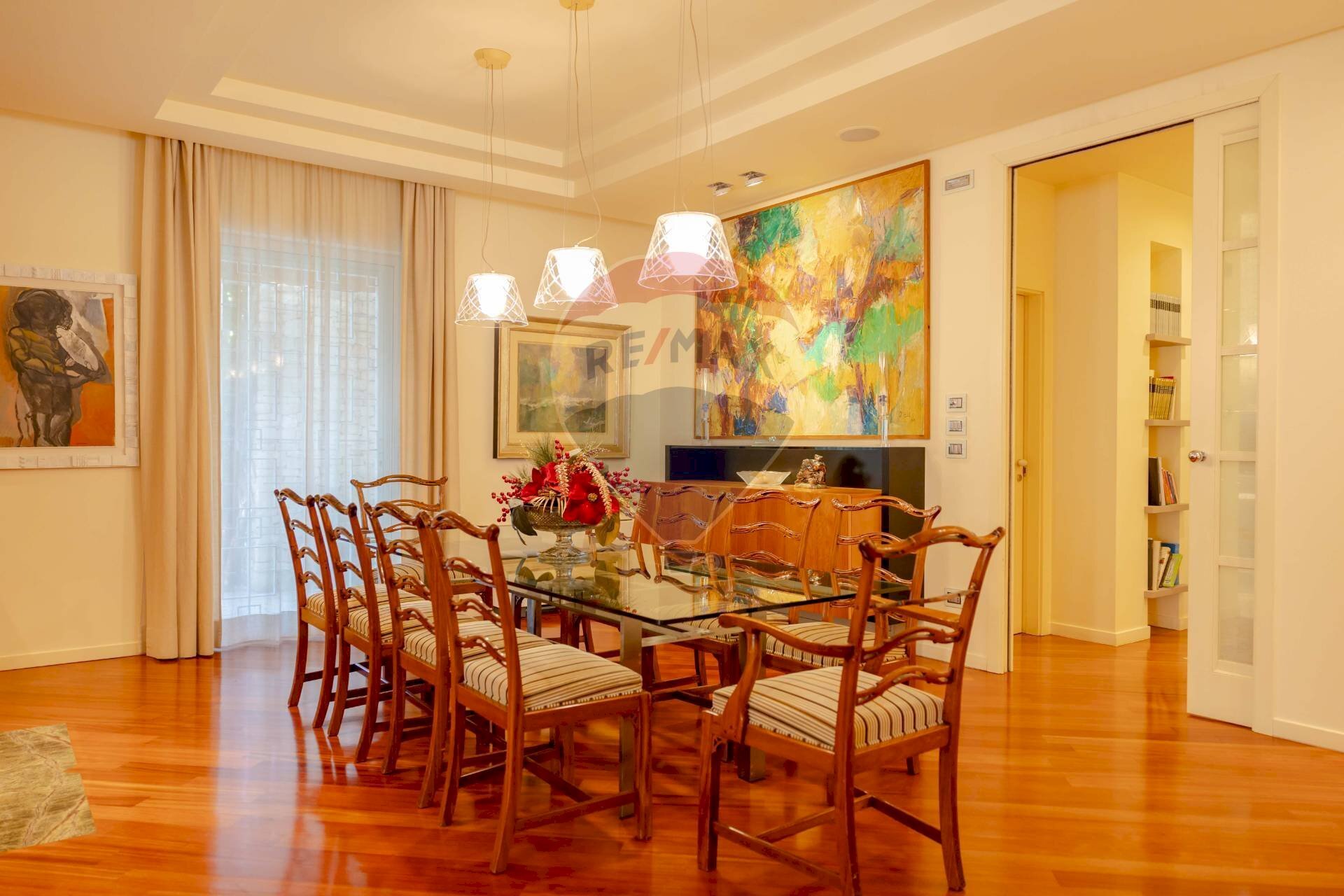 Sala da pranzo - Villa Corso Alcide De Gasperi, Bari - foto 3