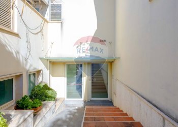 Scale - Villa Corso Alcide De Gasperi, Bari - foto 38