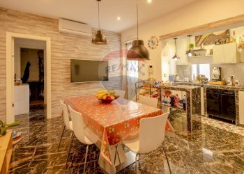 Sala da pranzo - Independent house Via San Vittore
 
6, Bari - photo 4