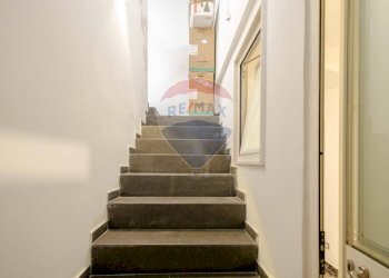 Scale - Independent house Via San Vittore
 
6, Bari - photo 18