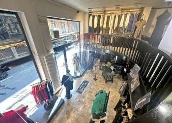 Balcone - Negozio Via Puccini
 
15, Varese - foto 1