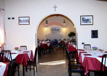 Sala da pranzo - Locale Commerciale SP67, 96016 Lentini SR, Lentini - foto 13