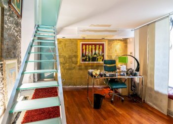 Scale - Casa indipendente VIA COVIELLO
 
34, Catania - foto 36