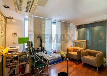 Ufficio - Casa indipendente VIA COVIELLO
 
34, Catania - foto 39