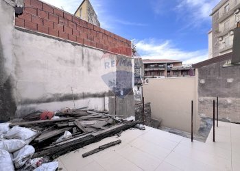 Terrazza - Casa indipendente VIA GIUFFRIDA
 
99, Catania - foto 13