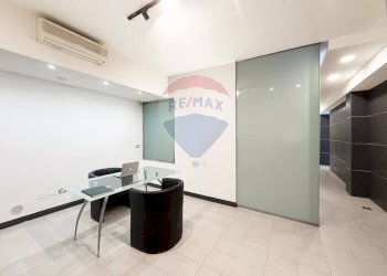 Ufficio - Ufficio via monti iblei
 
1, Tremestieri Etneo - foto 19