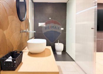 Bagno - Ufficio via monti iblei
 
1, Tremestieri Etneo - foto 20