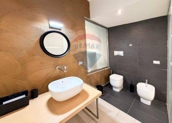 Bagno - Ufficio via monti iblei
 
1, Tremestieri Etneo - foto 21