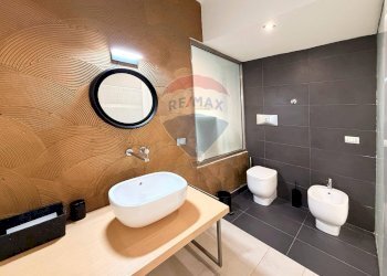 Bagno - Ufficio via monti iblei
 
1, Tremestieri Etneo - foto 23