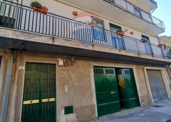 Edificio all\'aperto - Quadrilocale via Francesca Morvillo
 
28, Belpasso - foto 1