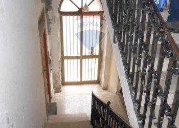 Scale - Trilocale Via Redentore
 
140, Caltanissetta - foto 2