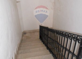 Scale - Trilocale Via Redentore
 
140, Caltanissetta - foto 3