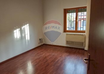 Stanza vuota - Bilocale piazza marconi
 
3, Sant'Agata Li Battiati - foto 11