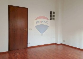 Stanza vuota - Bilocale piazza marconi
 
3, Sant'Agata Li Battiati - foto 14