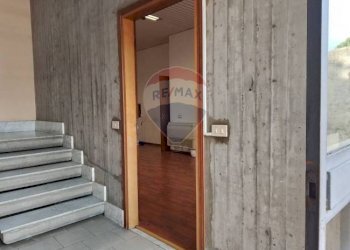 Scale - Bilocale piazza marconi
 
3, Sant'Agata Li Battiati - foto 18