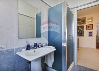 Bagno - Villa via Ungaretti
 
1, Giarre - foto 8