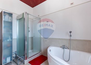 Bagno - Villa via Ungaretti
 
1, Giarre - foto 26