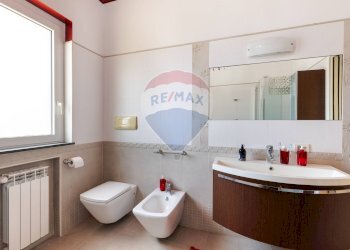 Bagno - Villa via Ungaretti
 
1, Giarre - foto 27