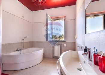Bagno - Villa via Ungaretti
 
1, Giarre - foto 28