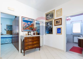 Hall / corridoio - Villa via Ungaretti
 
1, Giarre - foto 35