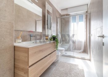 Bagno - Three-room apartment Via degli Alpini
 
7, Bollate - photo 17