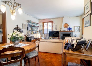 Sala da pranzo - Villa VIA LUXEMBURG
 
9, Collecchio - foto 24