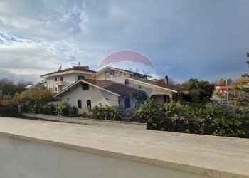 vista dal terrazzo - Casa indipendente Viale Europa
 
30, Sulmona - foto 12