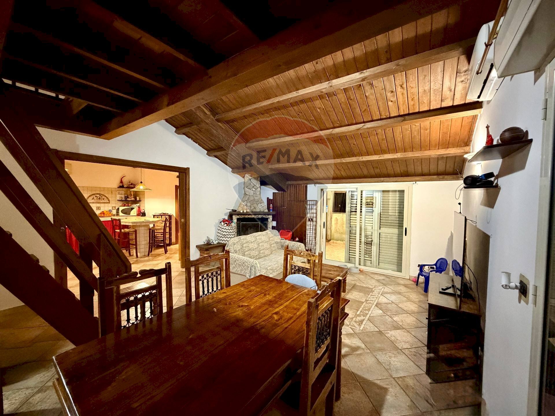 Sala da pranzo - Attic Viale delle Americhe
 
67, Ragusa - photo 1