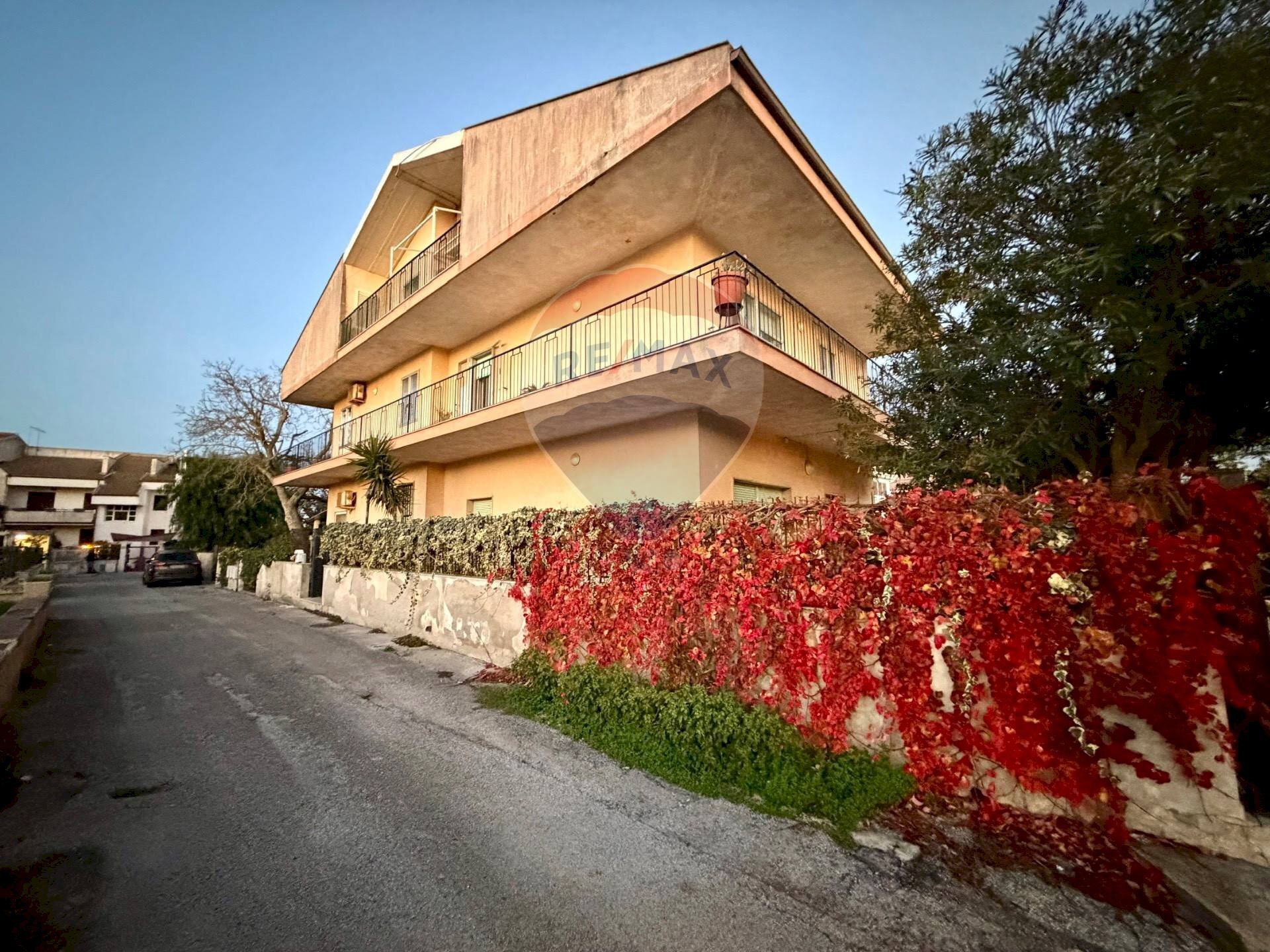 Edificio all\'aperto - Attic Viale delle Americhe
 
67, Ragusa - photo 3