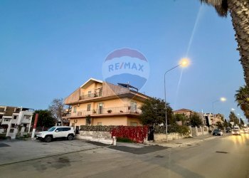 Edificio all\'aperto - Attico Viale delle Americhe
 
67, Ragusa - foto 2