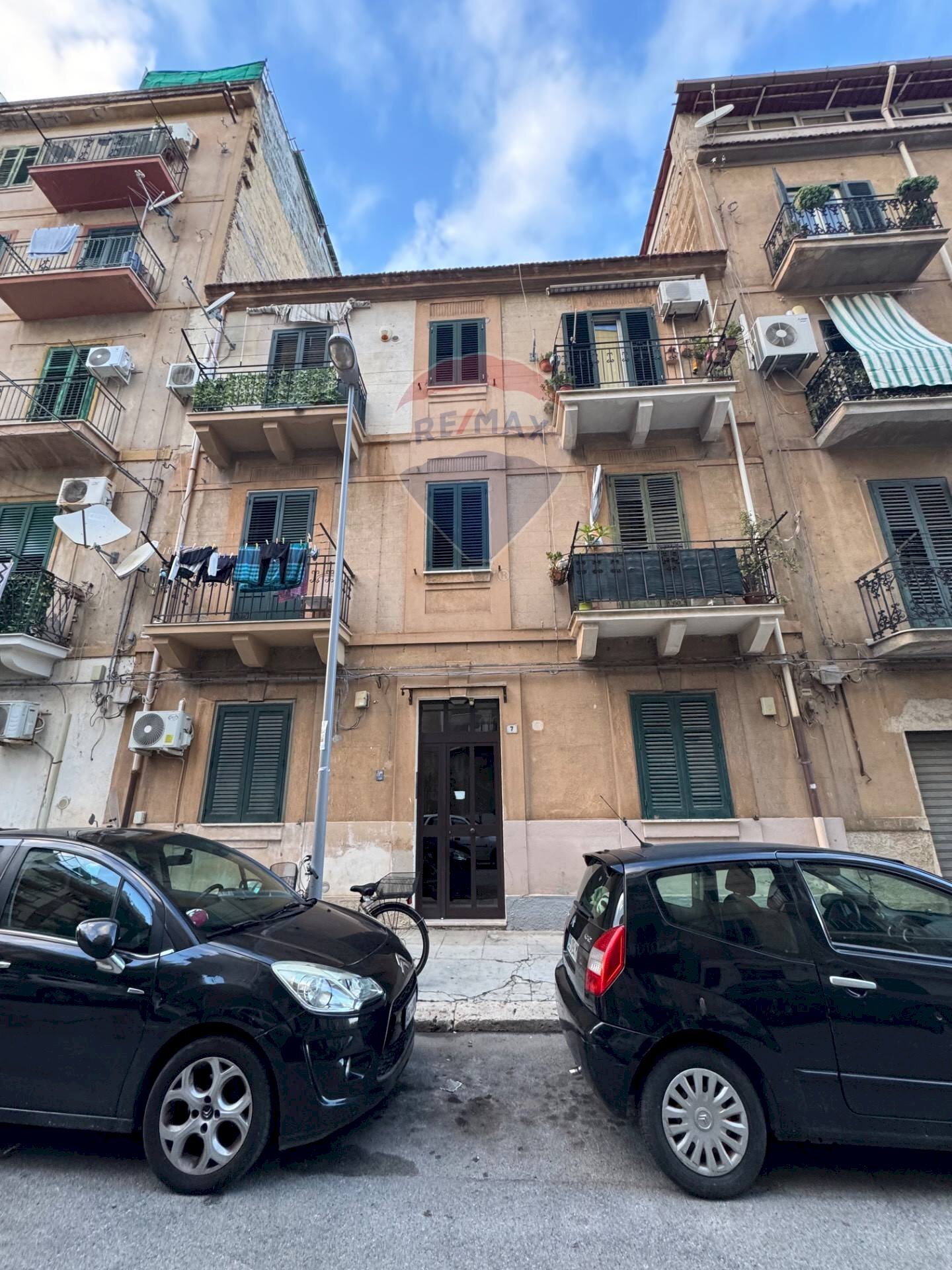 Edificio all\'aperto - Three-room apartment Via Andrea Morosini
 
7, Palermo - photo 1