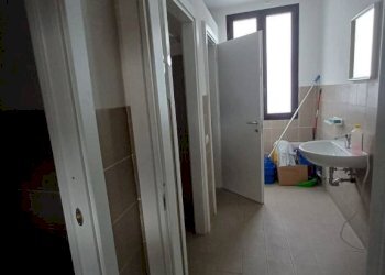 Bagno - Capannone via Achille Grandi, Modena (zona Crocetta) - foto 15