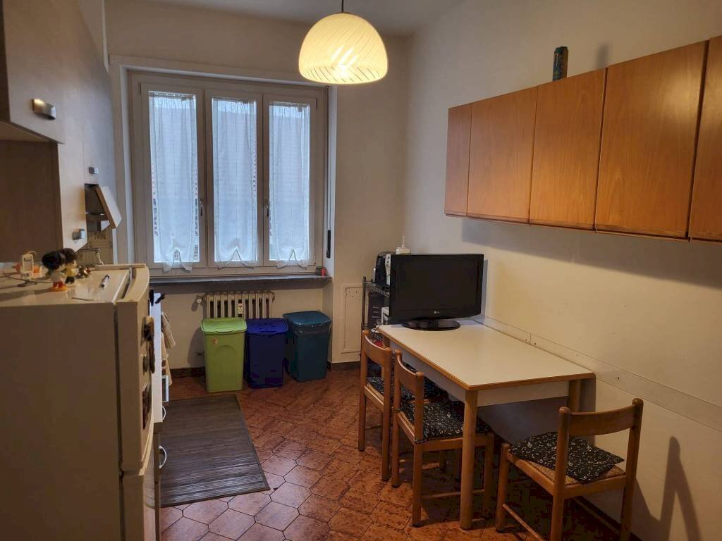 Cucina - Trilocale via Varaita, 2, Torino (zona Nizza Millefonti) - foto 2