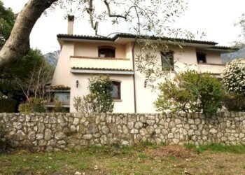 Facciata - Villa via Piscinola, Spigno Saturnia - foto 5