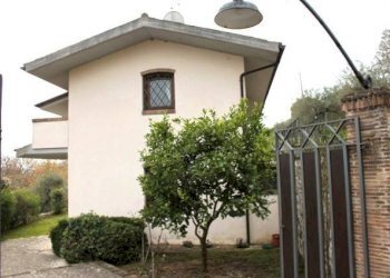 Facciata - Villa via Piscinola, Spigno Saturnia - foto 7