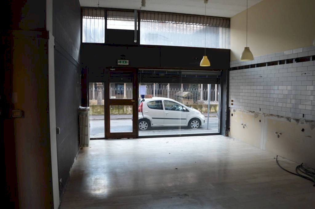 Interno non residenziale - Parrucchieri Uomo - Donna via Borgo Antico, 3, Gallarate - foto 1