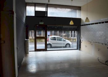 Interno non residenziale - Parrucchieri Uomo - Donna via Borgo Antico, 3, Gallarate - foto 1