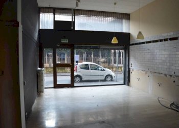 Interno non residenziale - Parrucchieri Uomo - Donna via Borgo Antico, 3, Gallarate - foto 2