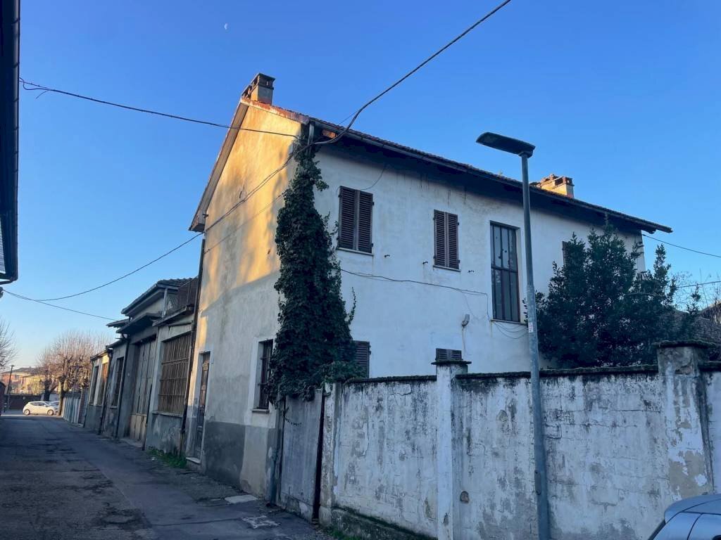 Facciata - Casa indipendente via Giansana, 16, Sommariva del Bosco - foto 3