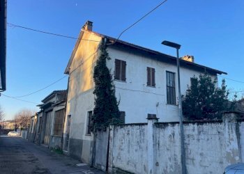 Facciata - Casa indipendente via Giansana, 16, Sommariva del Bosco - foto 3