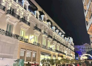 Facciata - Commercial Activity corso Giacomo Matteotti, 36, Torino (neighborhood Centro) - photo 4