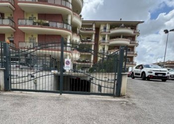 Zona - Magazzino piazza Enrico Martini, Roma (zona Mezzocammino) - foto 1