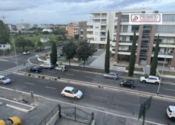 Vista - Magazzino piazza Enrico Martini, Roma (zona Mezzocammino) - foto 8